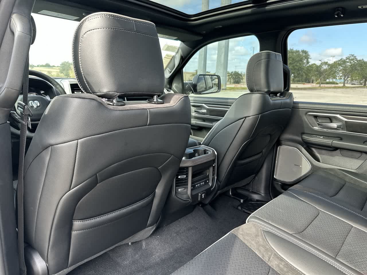 RAM 1500 de 2027, RAM 1500 LARAMIE, cabina doble, 4x4, caja de 5'7'