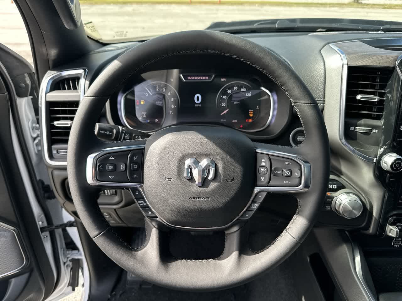RAM 1500 de 2027, RAM 1500 LARAMIE, cabina doble, 4x4, caja de 5'7'