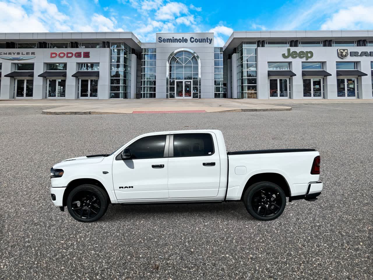 RAM 1500 de 2027, RAM 1500 LARAMIE, cabina doble, 4x4, caja de 5'7'