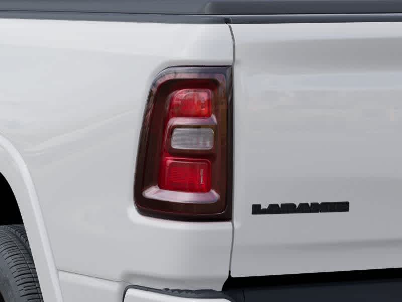 RAM 1500 de 2027, RAM 1500 LARAMIE, cabina doble, 4x4, caja de 5'7'
