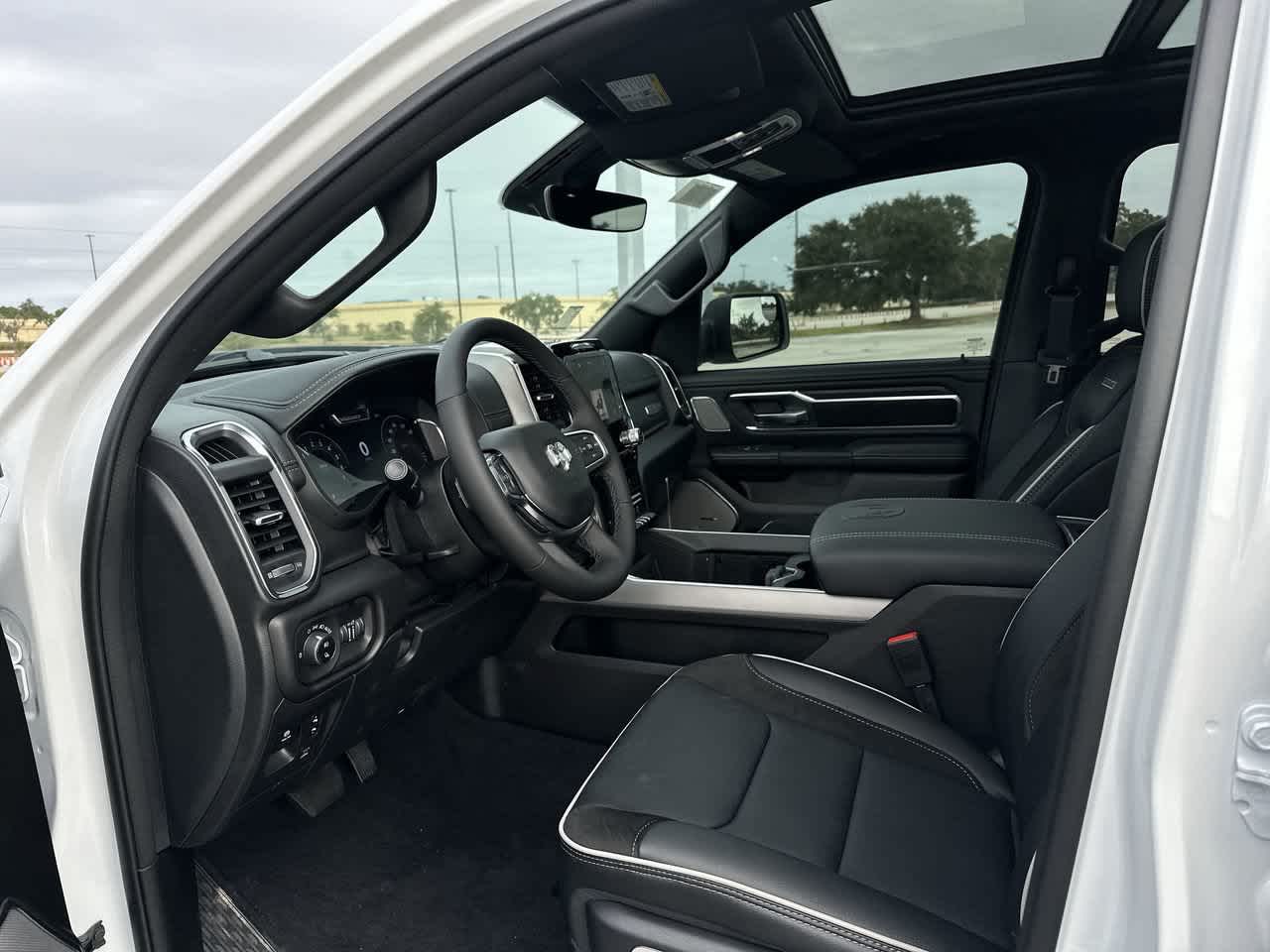 RAM 1500 de 2027, RAM 1500 LARAMIE, cabina doble, 4x4, caja de 5'7'