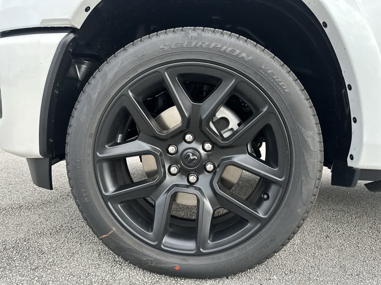 RAM 1500 de 2027, RAM 1500 LARAMIE, cabina doble, 4x4, caja de 5'7'