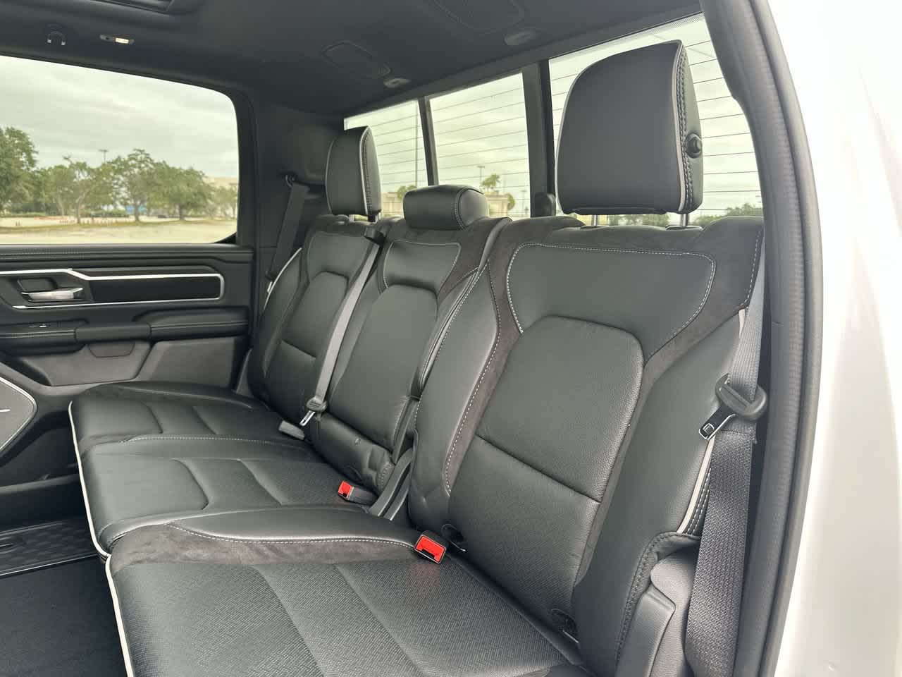 RAM 1500 de 2027, RAM 1500 LARAMIE, cabina doble, 4x4, caja de 5'7'