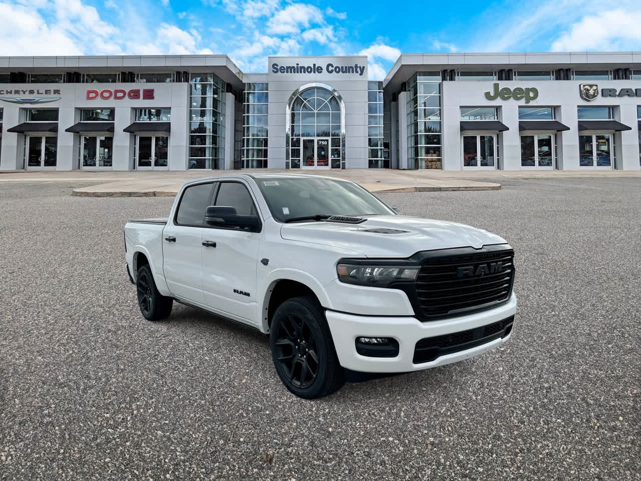 RAM 1500 de 2027, RAM 1500 LARAMIE, cabina doble, 4x4, caja de 5'7'