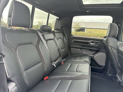 RAM 1500 de 2027, RAM 1500 LARAMIE, cabina doble, 4x4, caja de 5'7'