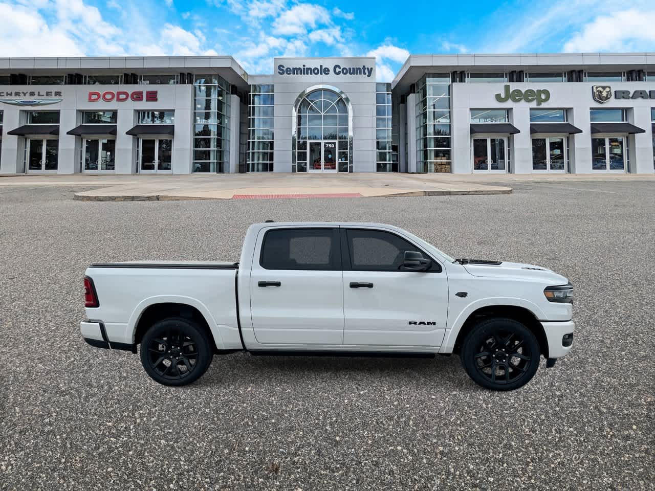 RAM 1500 de 2027, RAM 1500 LARAMIE, cabina doble, 4x4, caja de 5'7'