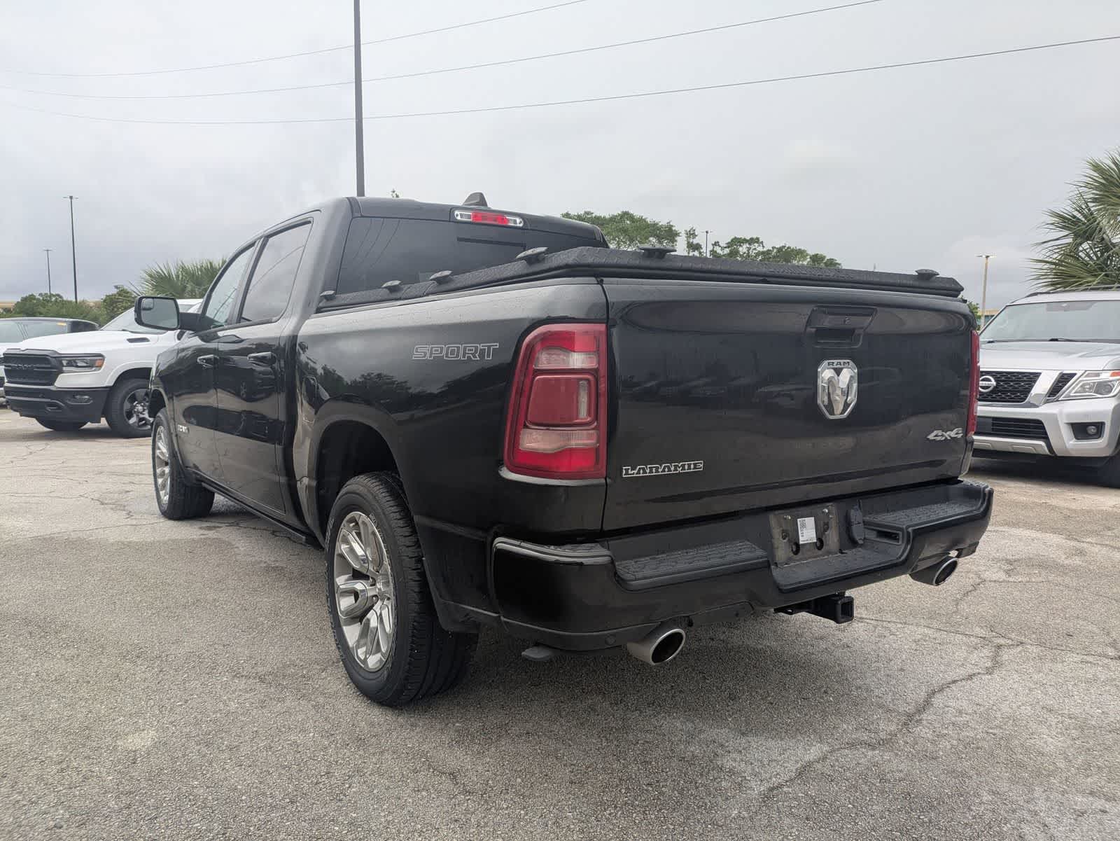 2023 RAM 1500 Laramie Cabina Doble 4x4 Caja de 5'7'