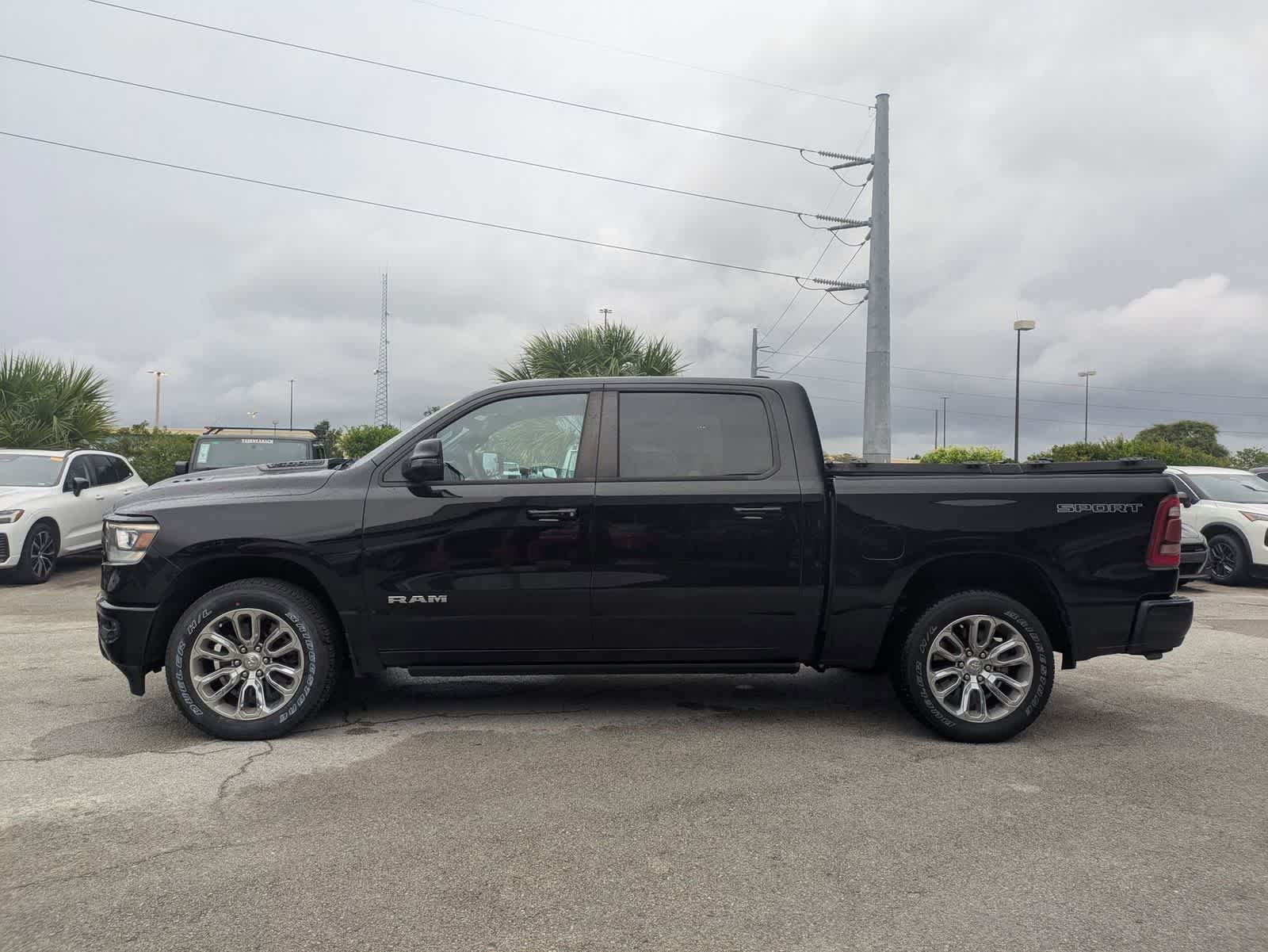 2023 RAM 1500 Laramie Cabina Doble 4x4 Caja de 5'7'