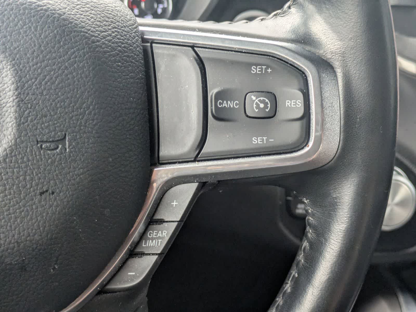 2023 RAM 1500 Laramie Cabina Doble 4x4 Caja de 5'7'