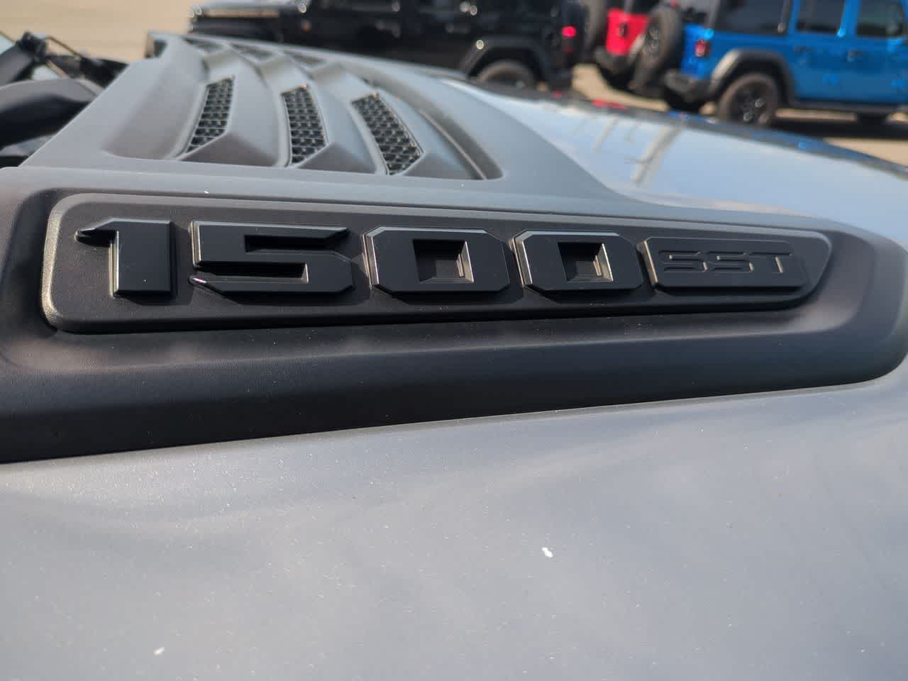 2025 RAM 1500 Rebel Cabina Doble 4x4 Caja de 5'7'