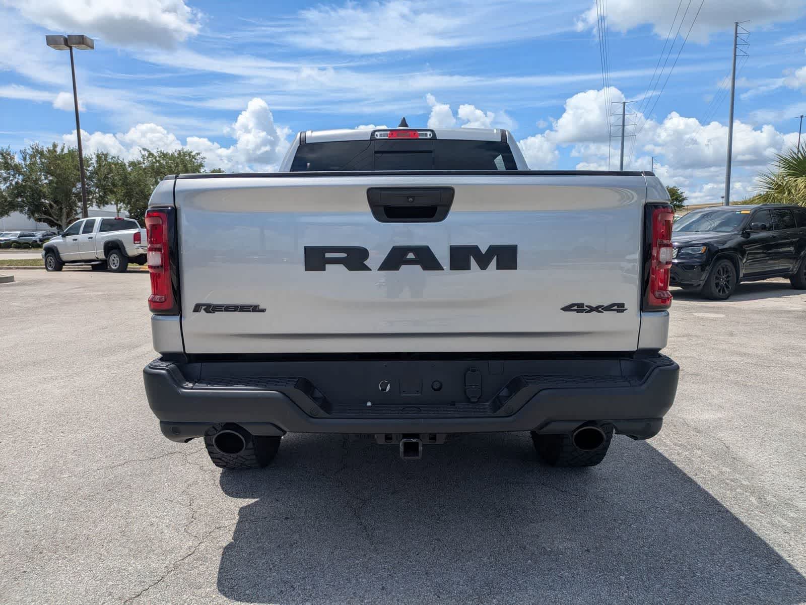 2025 RAM 1500 Rebel Cabina Doble 4x4 Caja de 5'7'