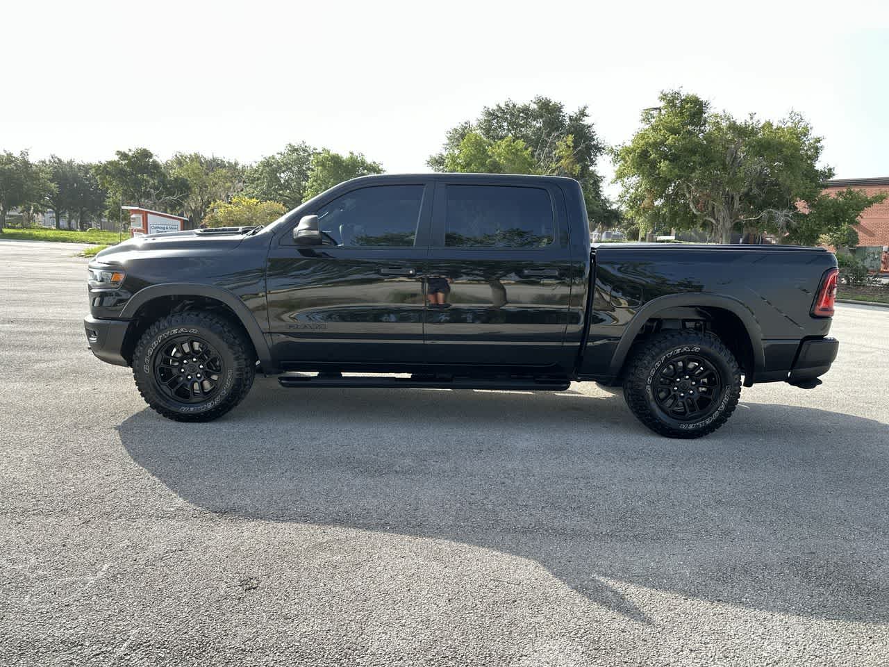 2025 RAM 1500 Rebel Cabina Doble 4x4 Caja de 5'7'