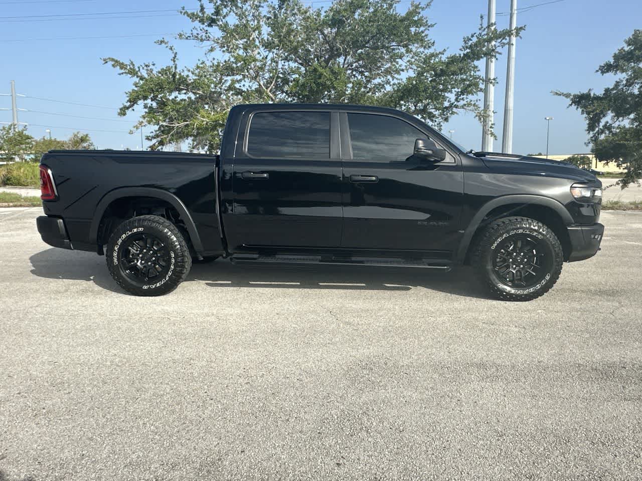 2025 RAM 1500 Rebel Cabina Doble 4x4 Caja de 5'7'