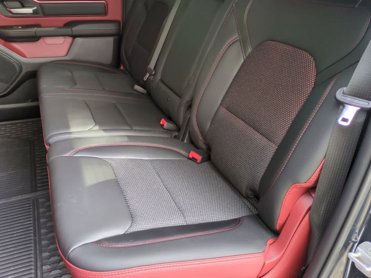 RAM 1500 Rebel de 2026, cabina doble, tracción 4x4, caja de 1,70 m