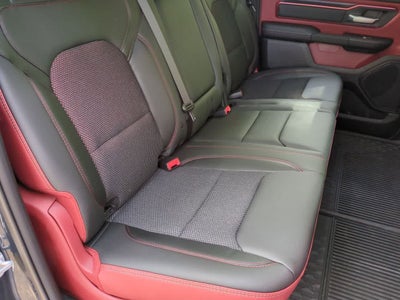 RAM 1500 Rebel de 2026, cabina doble, tracción 4x4, caja de 1,70 m