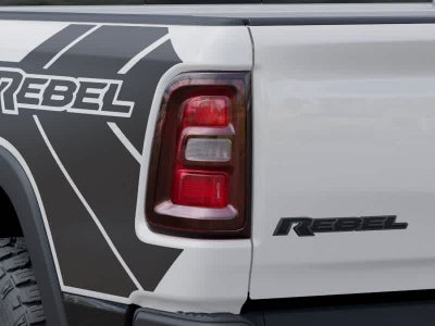 RAM 1500 de 2027, RAM 1500 REBEL, cabina doble, 4x4, caja de 5'7'
