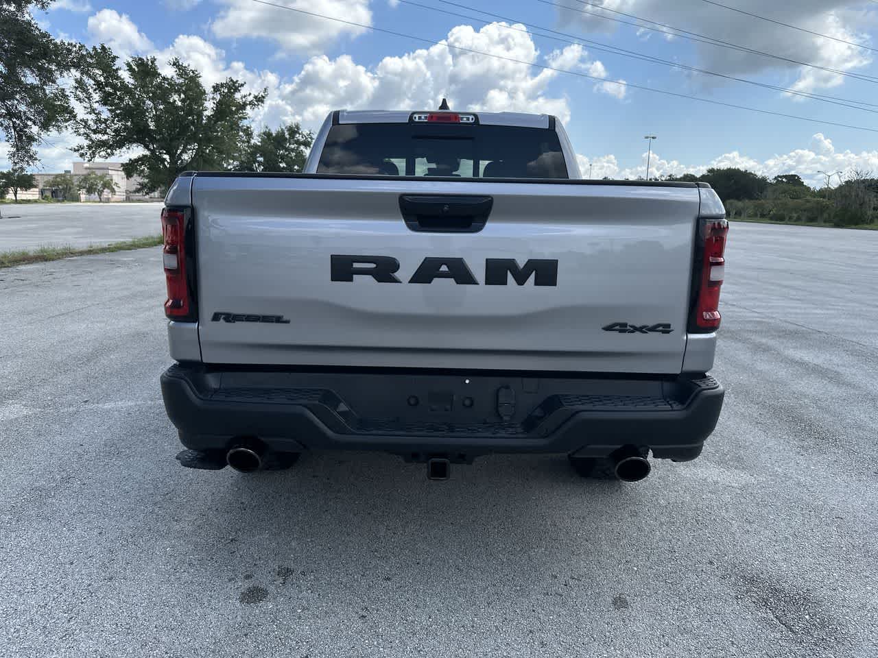 2025 RAM 1500 Rebel Cabina Doble 4x4 Caja de 5'7'