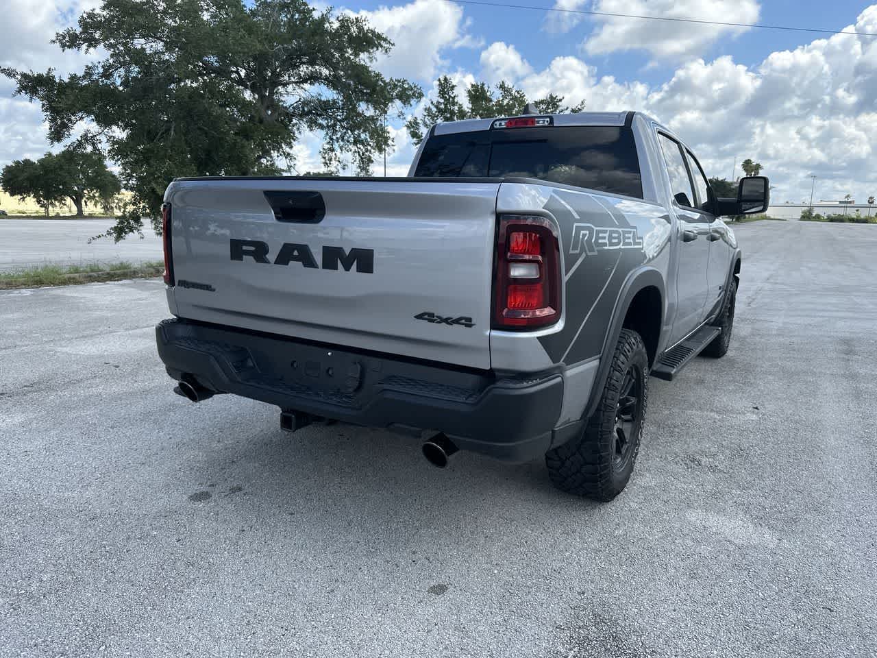 2025 RAM 1500 Rebel Cabina Doble 4x4 Caja de 5'7'