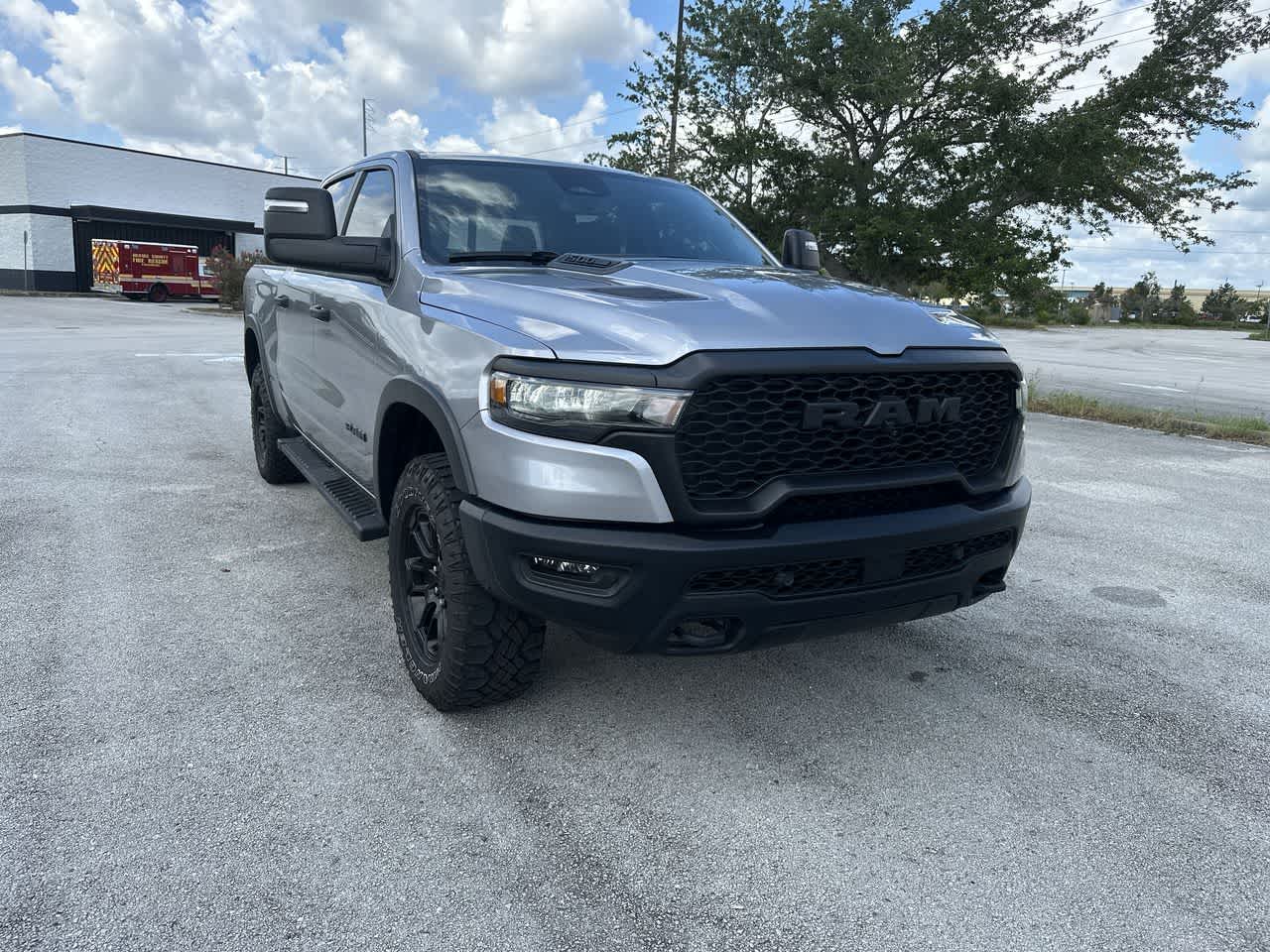 2025 RAM 1500 Rebel Cabina Doble 4x4 Caja de 5'7'