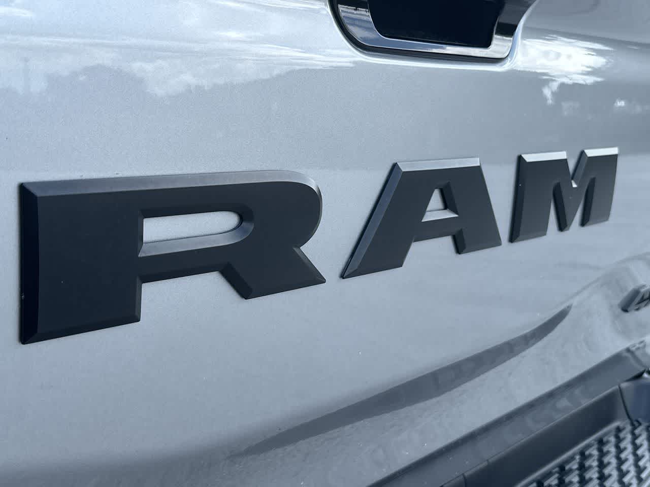 2025 RAM 1500 Rebel Cabina Doble 4x4 Caja de 5'7'