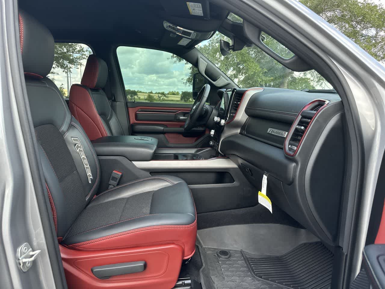 2025 RAM 1500 Rebel Cabina Doble 4x4 Caja de 5'7'