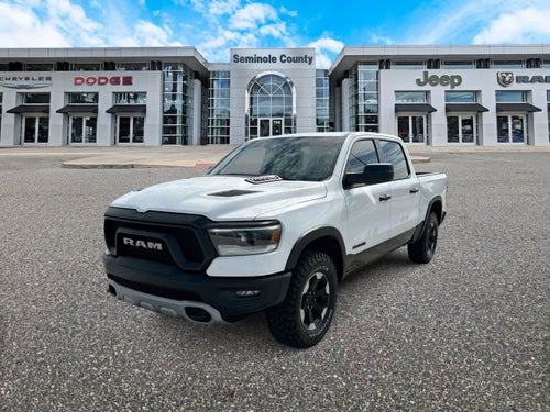 RAM 1500 Rebel Crew Cab 4x4 de 2024 con caja de 5'7'