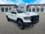 RAM 1500 Rebel Crew Cab 4x4 de 2024 con caja de 5'7'