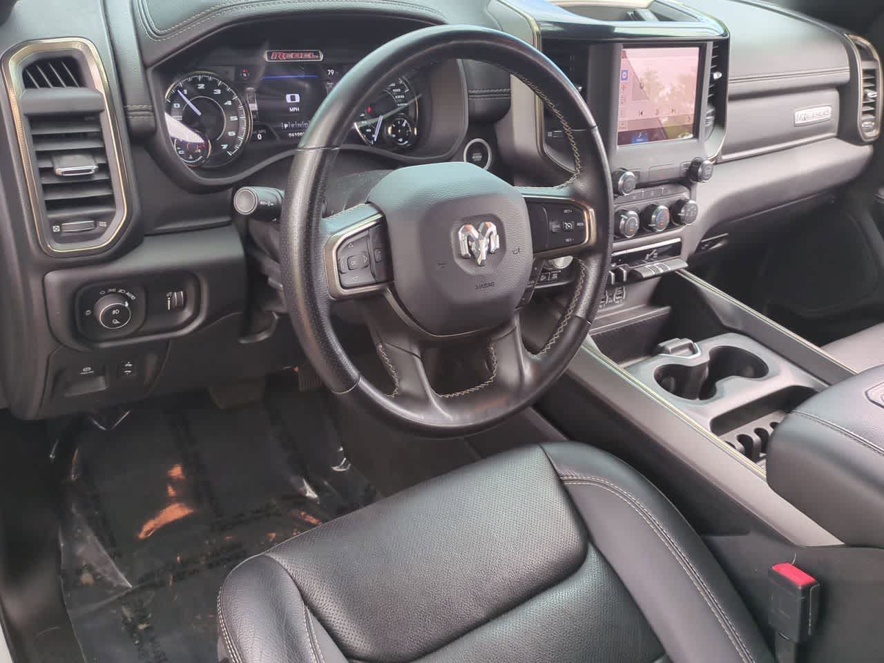 RAM 1500 Rebel Crew Cab 4x4 de 2022 con caja de 1,70 m