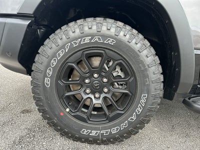 RAM 1500 de 2027, RAM 1500 REBEL, cabina doble, 4x4, caja de 5'7'