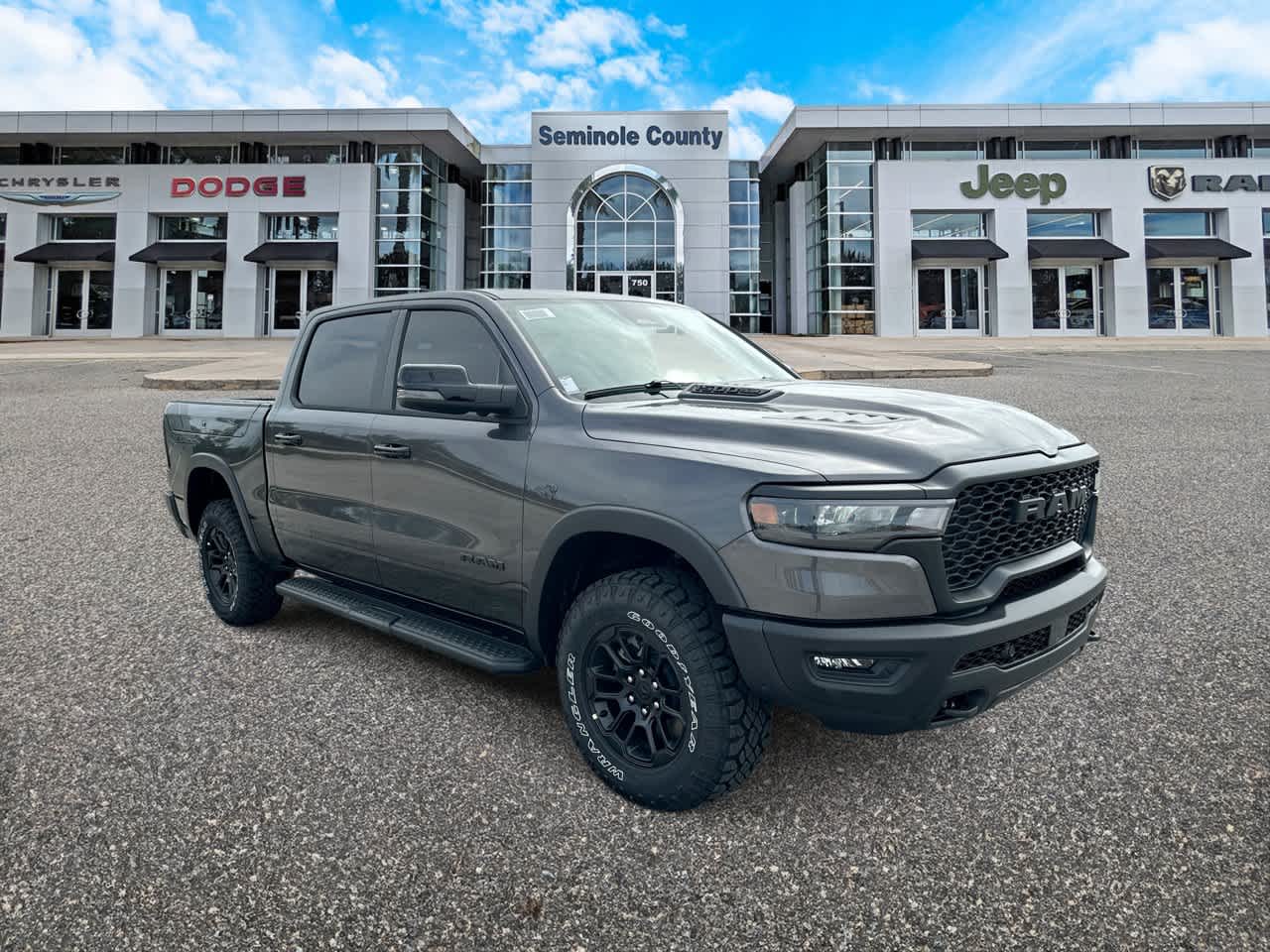 RAM 1500 de 2027, RAM 1500 REBEL, cabina doble, 4x4, caja de 5'7'