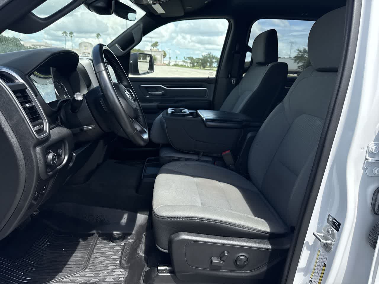 2022 RAM 1500 Big Horn Crew Cab 4x4 6'4' Box