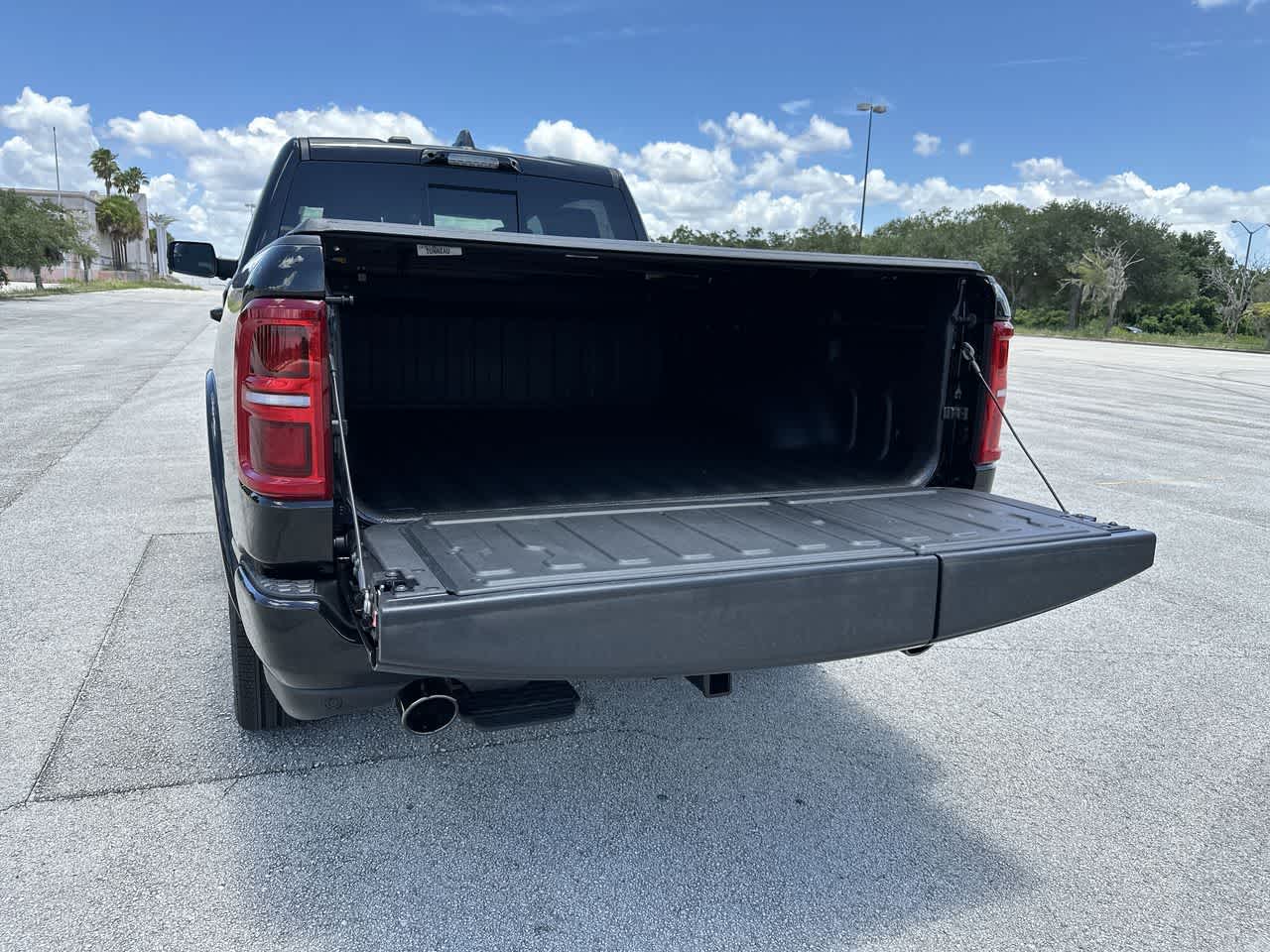 RAM 1500 de 2026, RAM 1500 LIMITED, cabina doble, 4x4, caja de 6'4"