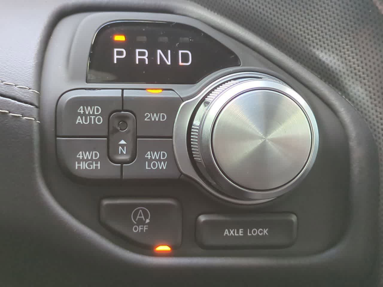 RAM 1500 de 2026, RAM 1500 LIMITED, cabina doble, 4x4, caja de 6'4"