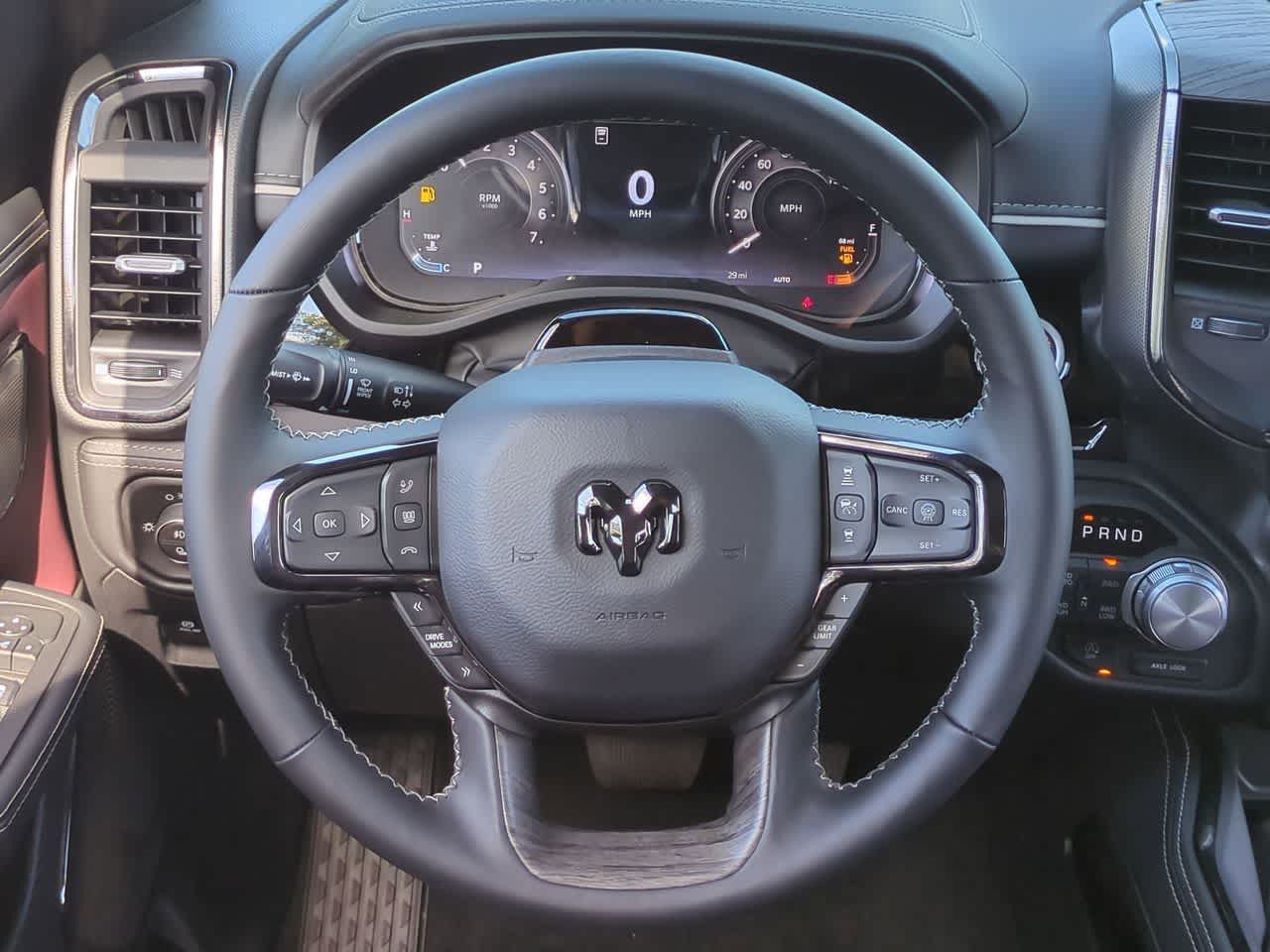 RAM 1500 de 2026, RAM 1500 LIMITED, cabina doble, 4x4, caja de 6'4"