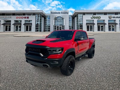 RAM 1500 TRX Crew Cab 4x4 de 2022 con caja de 5'7'