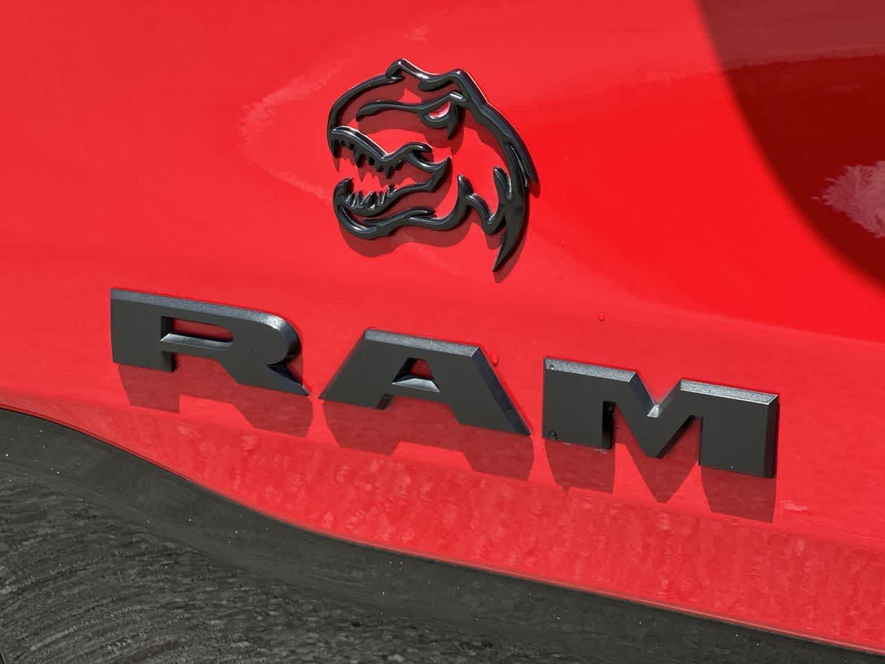 RAM 1500 TRX Crew Cab 4x4 de 2022 con caja de 5'7'