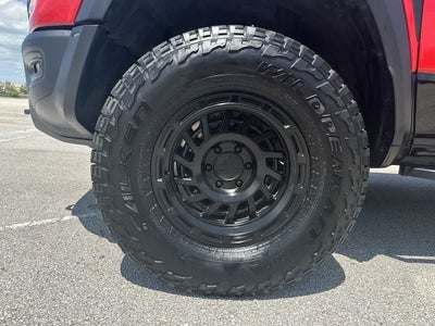 RAM 1500 TRX Crew Cab 4x4 de 2022 con caja de 5'7'