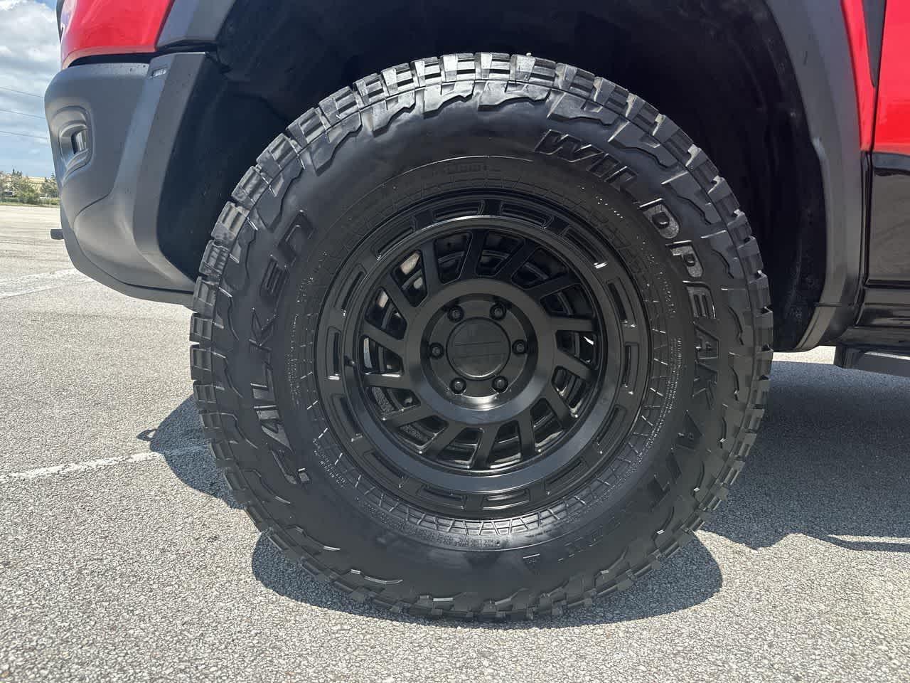 RAM 1500 TRX Crew Cab 4x4 de 2022 con caja de 5'7'