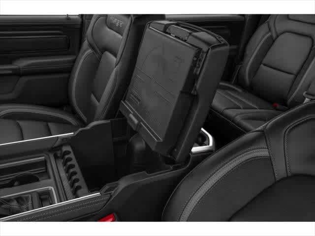 RAM 1500 TRX Crew Cab 4x4 de 2022 con caja de 5'7'