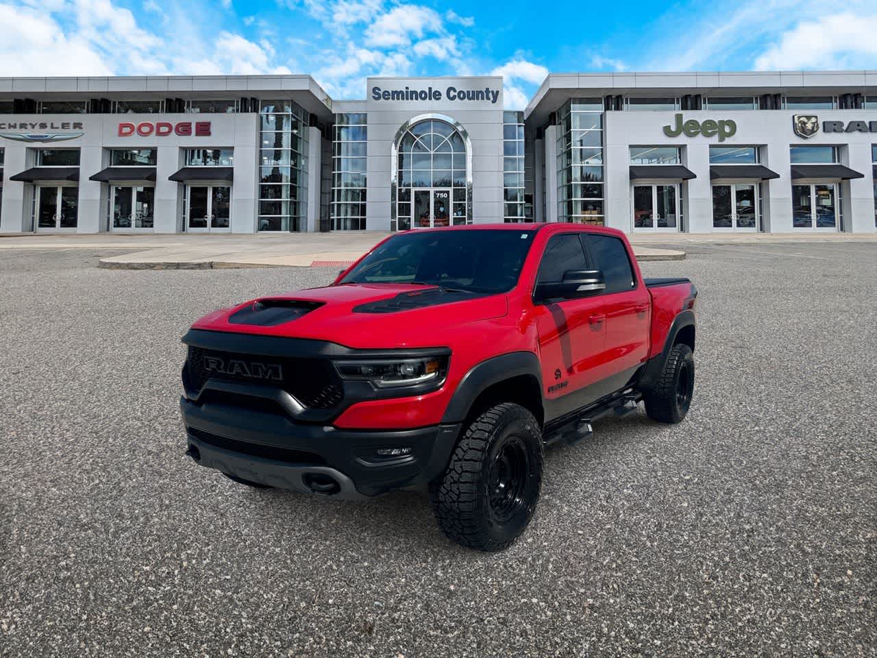 RAM 1500 TRX Crew Cab 4x4 de 2022 con caja de 5'7'