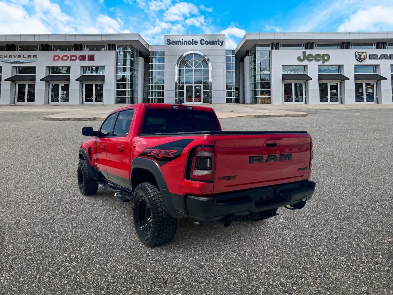 RAM 1500 TRX Crew Cab 4x4 de 2022 con caja de 5'7'