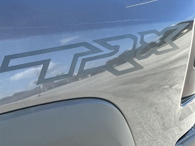 RAM 1500 TRX Crew Cab 4x4 de 2022 con caja de 5'7'