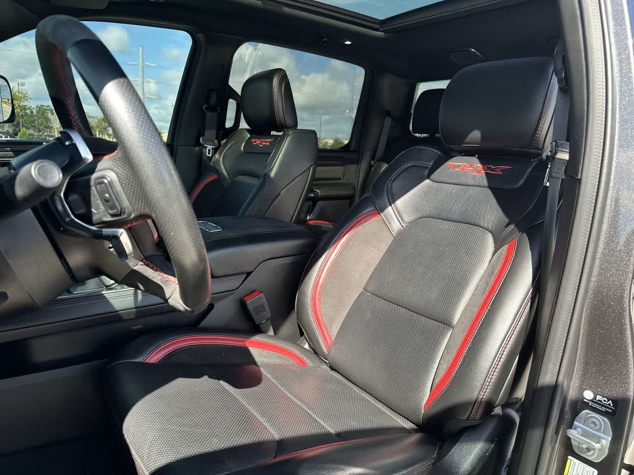 RAM 1500 TRX Crew Cab 4x4 de 2022 con caja de 5'7'