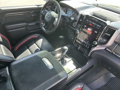 RAM 1500 TRX Crew Cab 4x4 de 2022 con caja de 5'7'