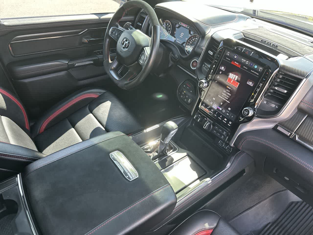 RAM 1500 TRX Crew Cab 4x4 de 2022 con caja de 5'7'