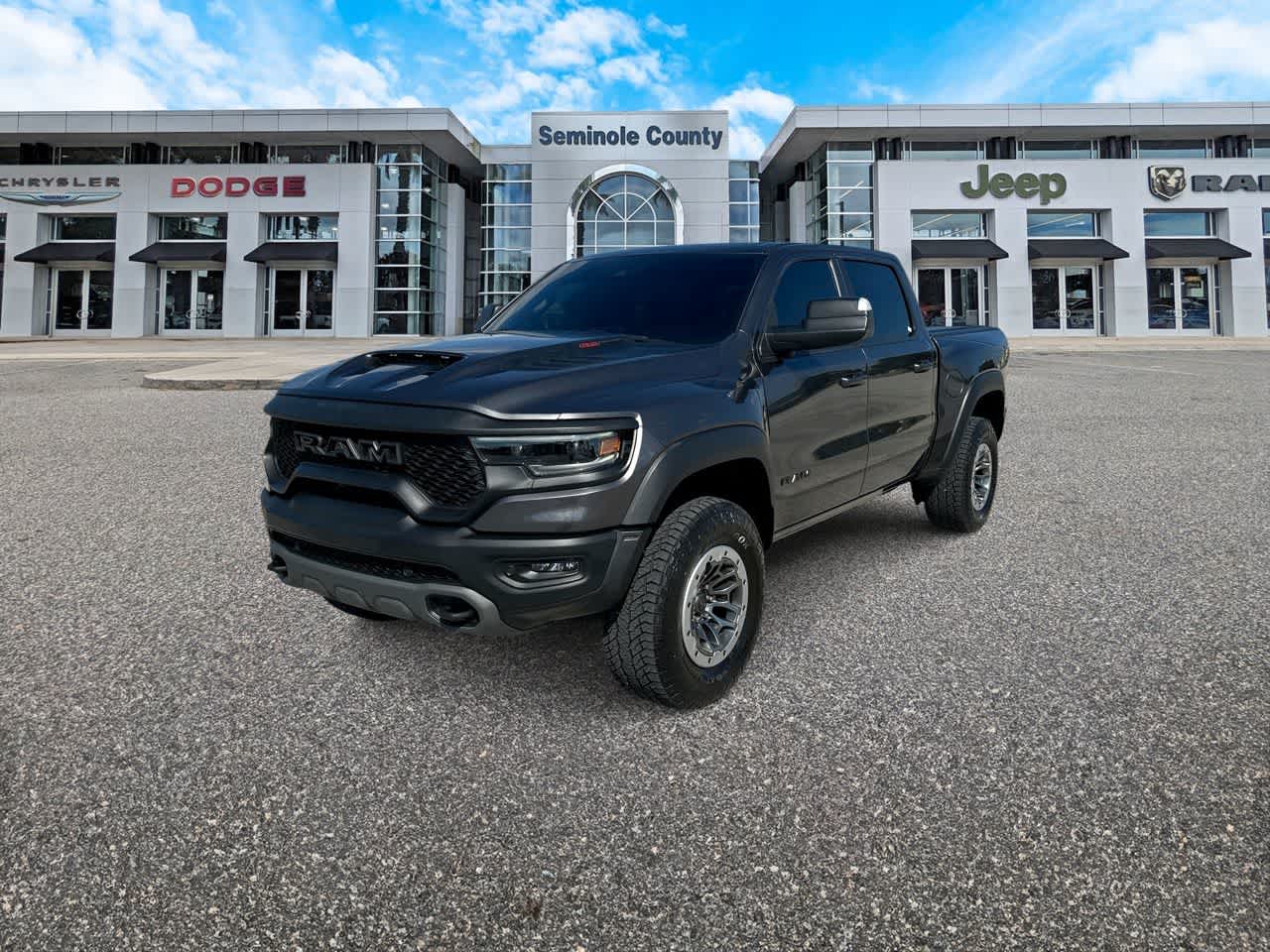RAM 1500 TRX Crew Cab 4x4 de 2022 con caja de 5'7'
