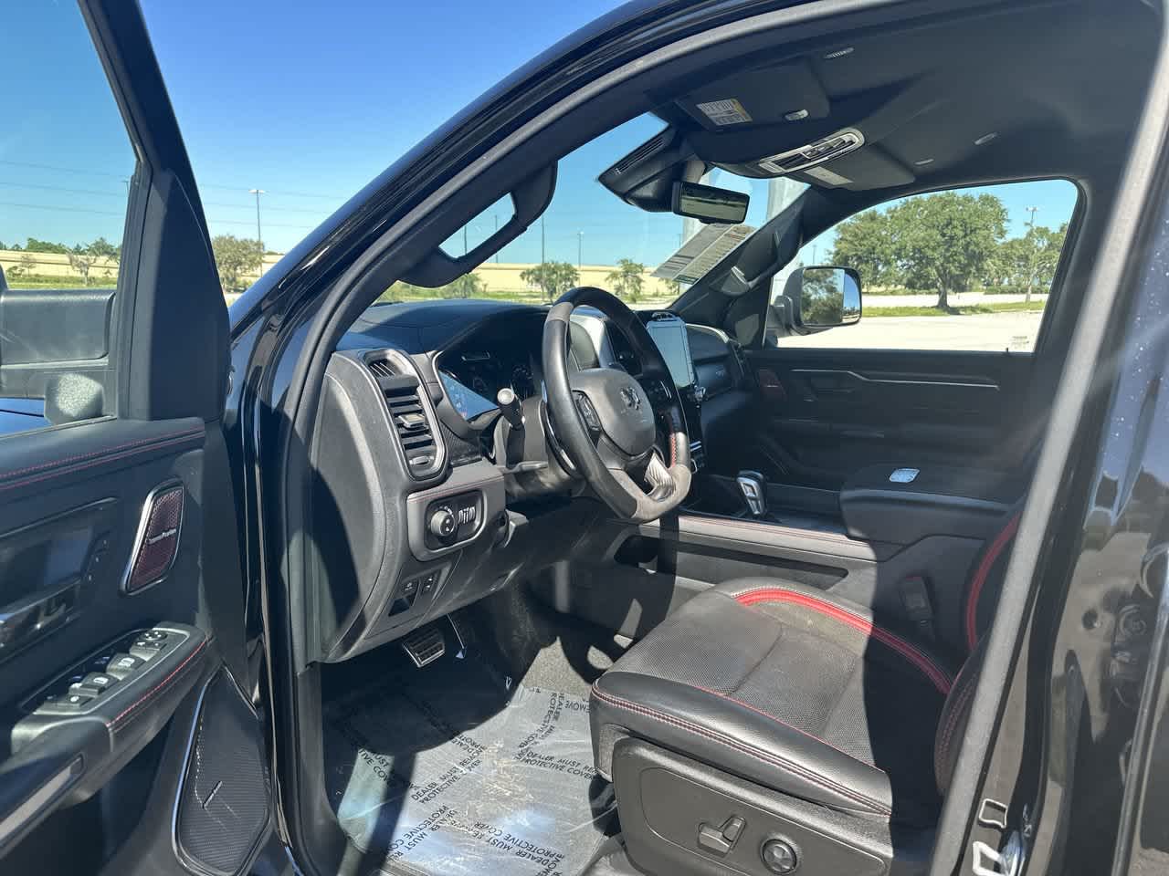 RAM 1500 TRX Crew Cab 4x4 de 2022 con caja de 5'7'