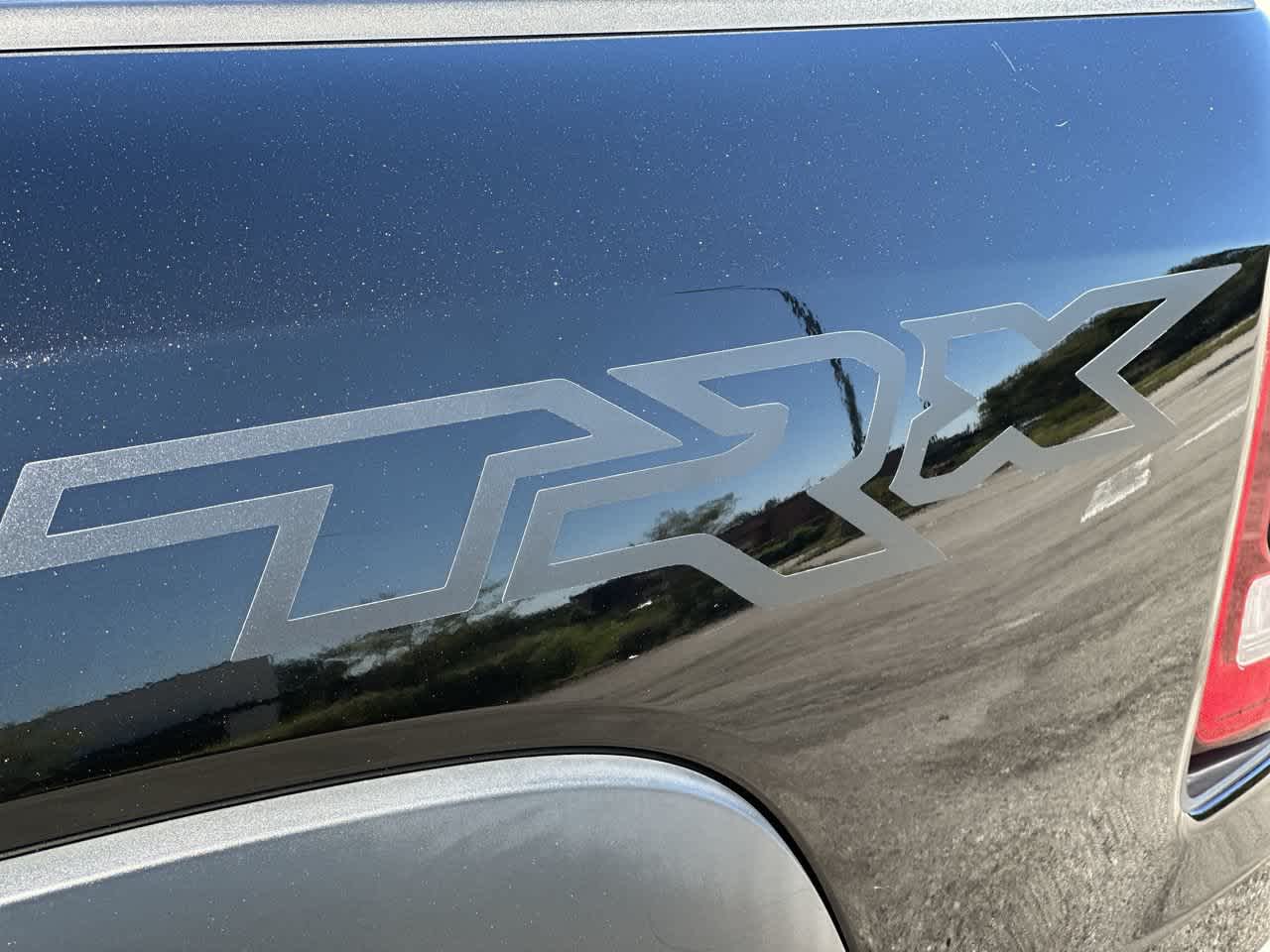 RAM 1500 TRX Crew Cab 4x4 de 2022 con caja de 5'7'