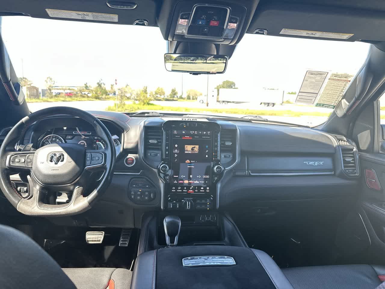 RAM 1500 TRX Crew Cab 4x4 de 2022 con caja de 5'7'