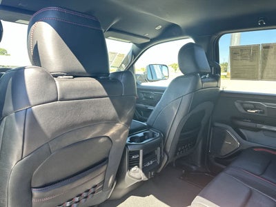 RAM 1500 TRX Crew Cab 4x4 de 2022 con caja de 5'7'
